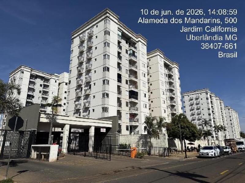 Apartamento 2 Quartos com 1 Vaga em Condomínio Clube