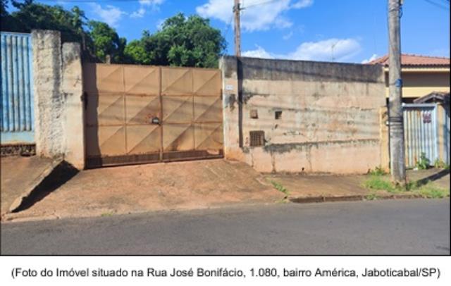 Casa com 2 quartos, 60,92m², terreno de 386,21m², desocupada