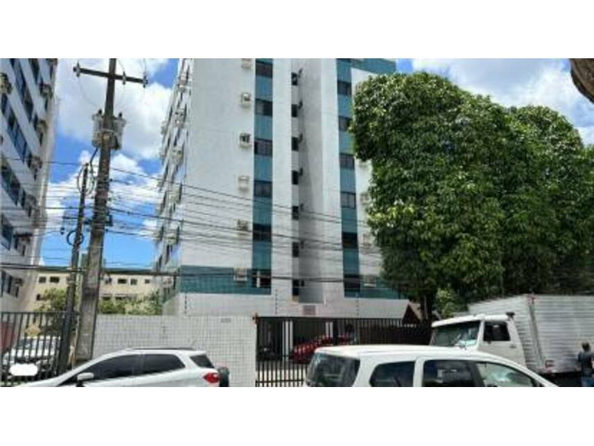 Apartamento padrão com 1 vaga, 65m², ocupado