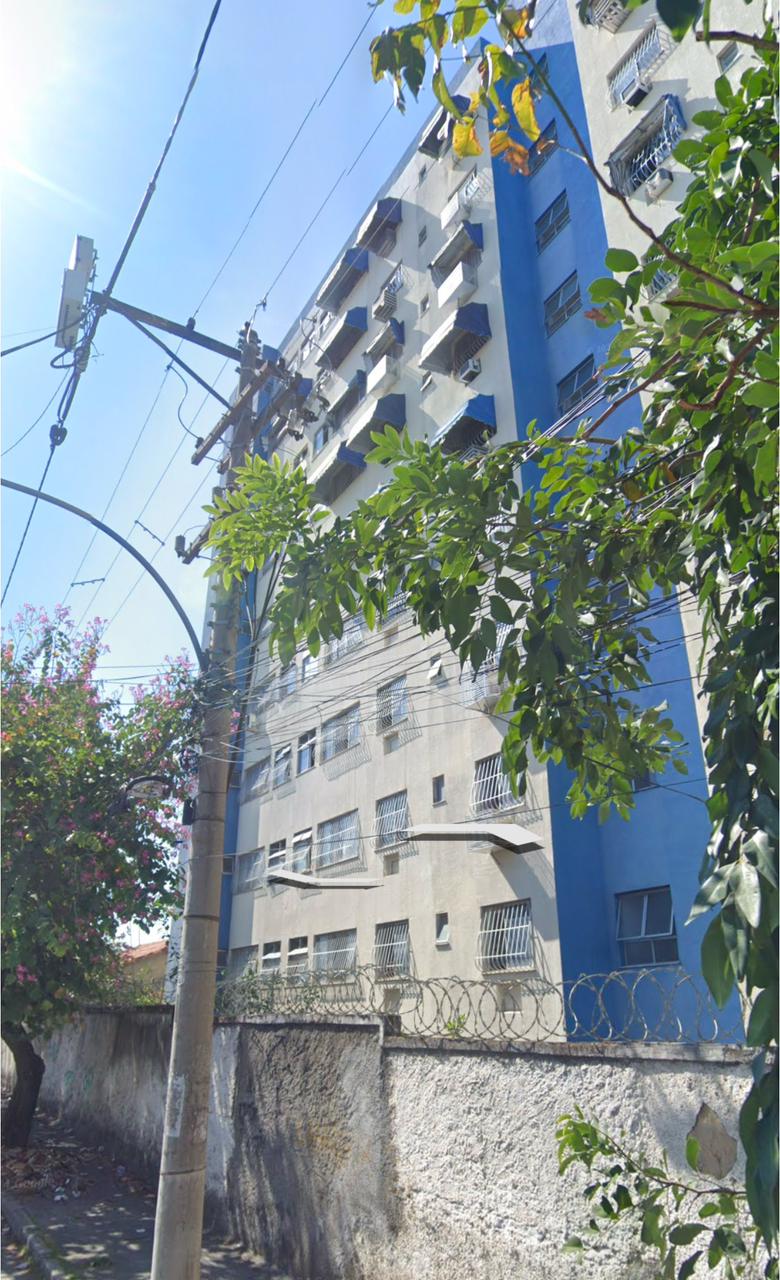 Apartamento com 1 quarto, 1 banheiro e vaga de garagem
