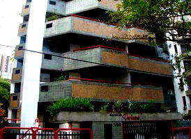 Cobertura Luxuosa com 4 Suítes e Piscina em Salvador