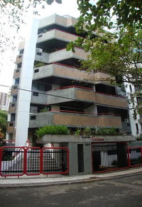 Cobertura Luxuosa com 4 Suítes e Piscina em Salvador