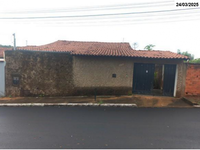 Casa com 196,08m² em terreno de 360m² - Sacramento/MG