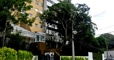 Apartamento 52 no Edifício Prima Torre com Vagas de Garagem
