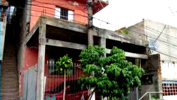 Casa assobradada com 2 dormitórios e área construída de 148.59m²