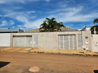 Casa com 284,19m² construídos em terreno de 420m², ocupada