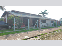Casa ocupada com 1 vaga e 146 m² construídos