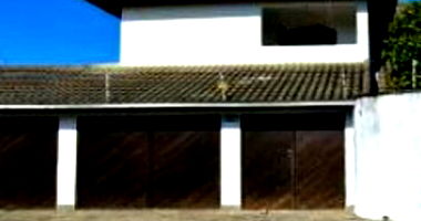 Casa em Leilão com 400m² de Terreno e 340m² Construídos