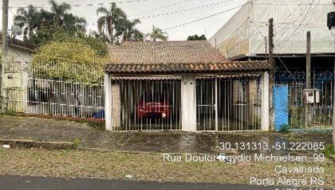 Casa com 4 quartos e 6 banheiros em Porto Alegre
