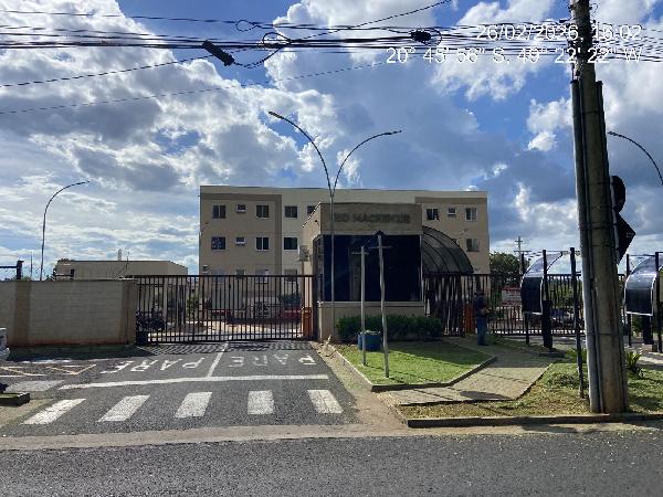 Apartamento com 1 vaga de garagem