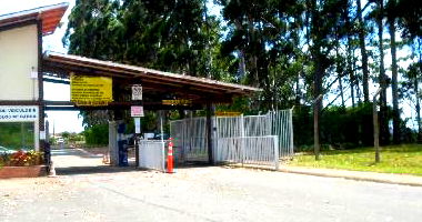 Casa com 2 Quartos e 1 Vaga em Juiz de Fora