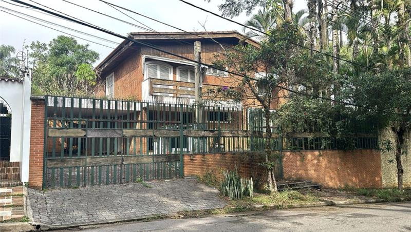 Terreno de alto padrão com 991 m²