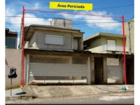 Casa Inacabada com 3 Dormitórios e Edícula em Atibaia