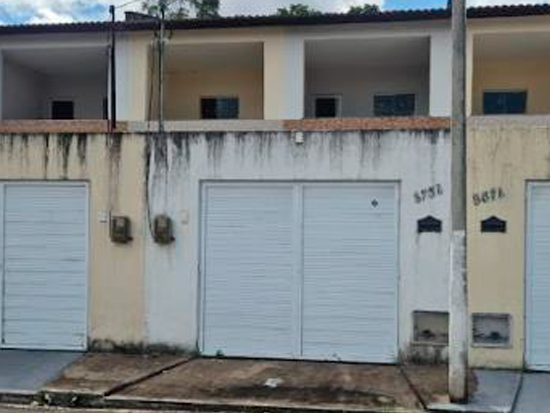 Casa em Maracanaú com 133m² construída e terreno de 107m²