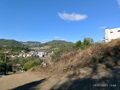 Terreno Urbano de 403m² em Esquina no Centro de Arabutã