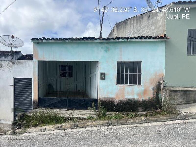 Casa com 2 Quartos e Vaga de Garagem em Jupi