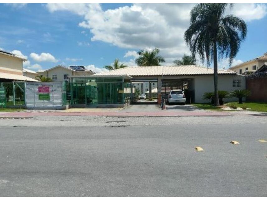 Apartamento em Leilão com 2 Quartos e 2 Vagas