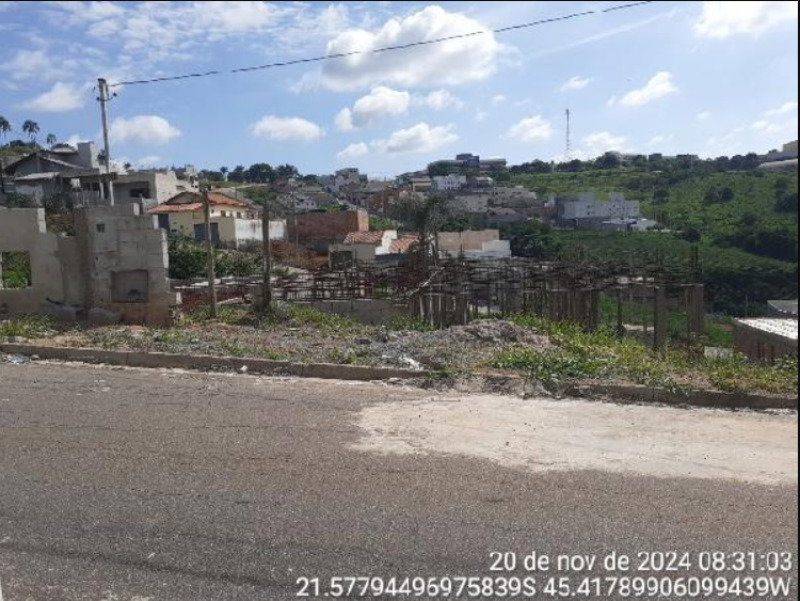 Terreno com Fundação em Varginha/MG