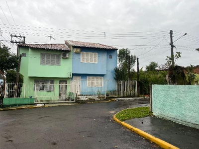 Casa com 2 Quartos e 1 Vaga em Cachoeirinha