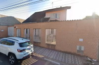 Casa 518m², 349m² construídos, ocupada