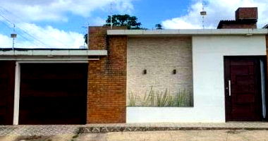 Casa padrão com 4 quartos e 3 banheiros, ocupada, 150m² construída