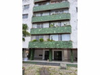 Apartamento com 160m², 1 vaga, precisa de reforma
