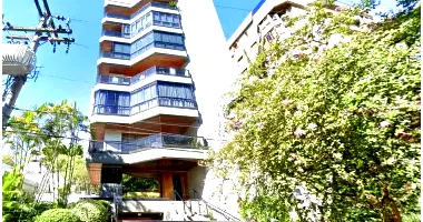 Apartamento com 4 quartos em Porto Alegre