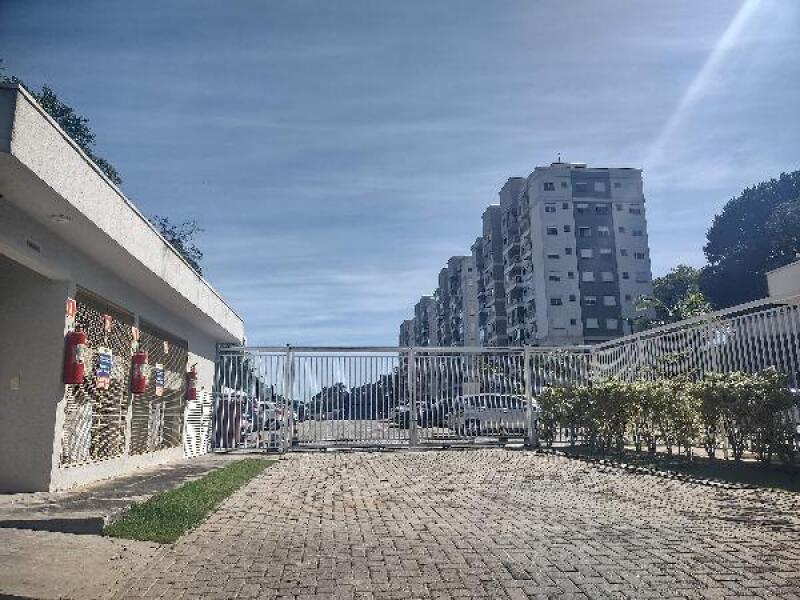 Apartamento com 2 quartos, 1 banheiro e 1 vaga