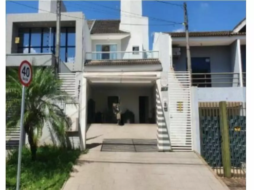 Casa ocupada com 168,70m² privativos no Residencial Wilhelms