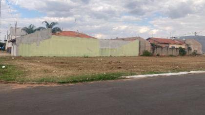 Lote desocupado com 250 m² de terreno, ideal para construção