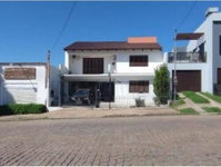 Casa com 2 dormitórios, 2 banheiros, 231m² e 462m² de terreno