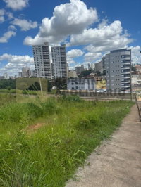 Terreno em Patos de Minas, 493,38 m²