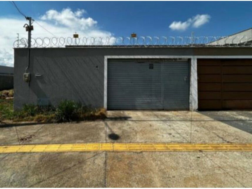 Casa Geminada no Condomínio Valle Oliveira I com 100,48m²