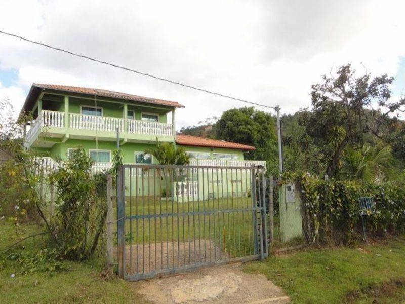 Casa em Esmeraldas com 360m² de Terreno e 1 Vaga