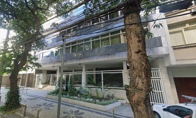 Apartamento espaçoso com 207m² e vaga em Laranjeiras