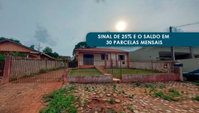 Casa residencial com 100m² em terreno de 750m², desocupada