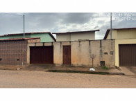 Casa com 2 quartos, 1 banheiro e 1 vaga de garagem