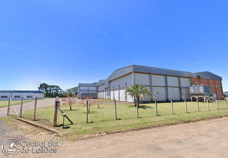 Terrenos Industriais com barracão e máquinas, 2 banheiros, 3.760m² construídos