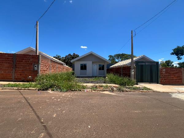 Casa com 2 quartos, 1 vaga de garagem, 45,63 m²