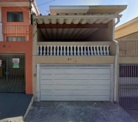 Casa Ocupada em São Paulo - 3 Quartos, 2 Banheiros, 169m²