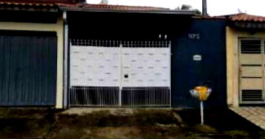 Casa Ocupada com 2 Quartos e 1 Banheiro em Lorena/SP