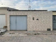 Casa Desocupada com 2 Quartos e 1 Banheiro