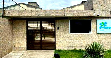 Apartamento padrão com 2 quartos, 1 banheiro e 1 vaga, ocupado