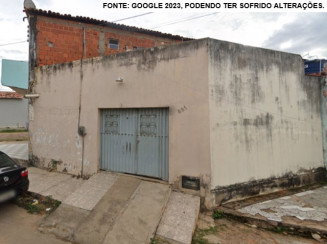 Casa com terreno de 117,25m², 2 quartos, 1 banheiro, desocupada