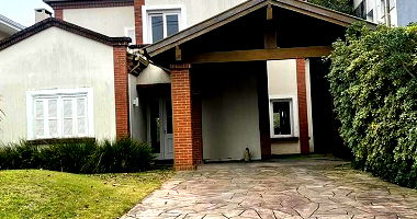 Unidade Residencial em Porto Alegre com 3 Quartos e 2 Banheiros