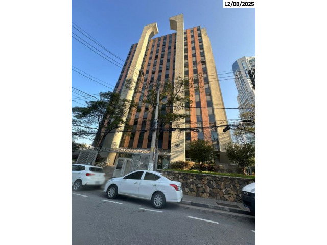 Escritório com 154m² em Edifício Comercial