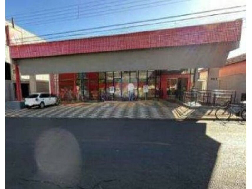Ex-Agência Desocupada com Ampla Área em General Salgado