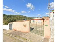 Casa Ocupada em Conjunto Habitacional com 65,50m²