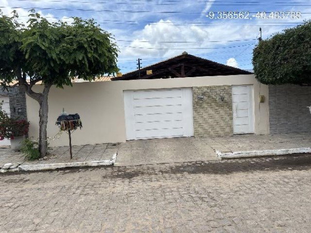 Casa com 3 quartos, 2 banheiros e 79,7 m² em Petrolina
