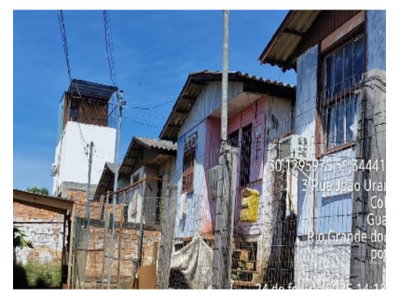 Casa ocupada com 35,35 m² construídos